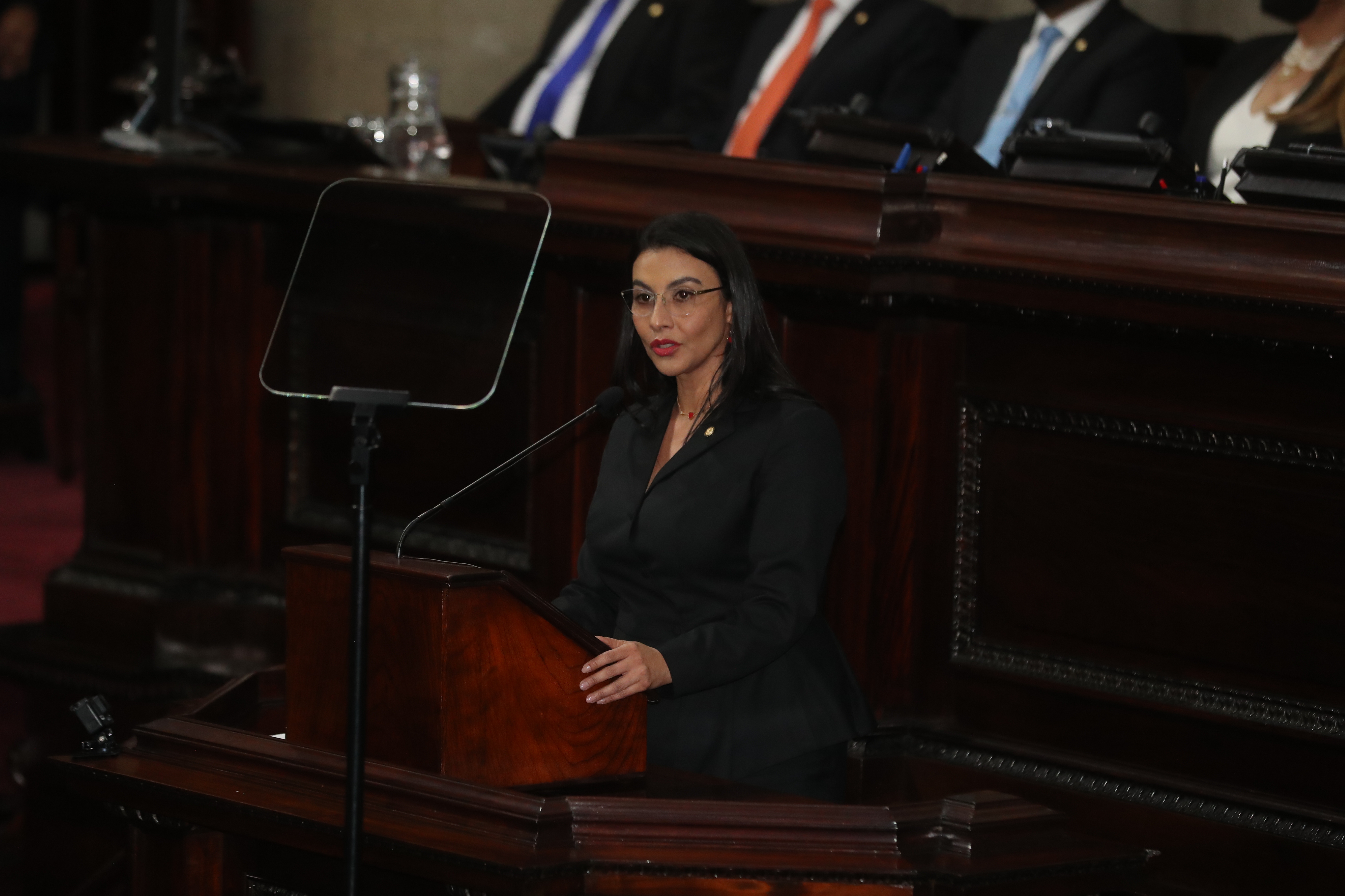 SESIîN SOLEMNE CONGRESO 2022. Este 14 de enero se llev la sesin solemne en el Congreso por los 2 aos de gobierno de Alejandro Giammattei. Se jurament a la nueva Junta Directiva presidida por Shirley Rivera y, se escuch la presentacin del informe de gobierno de Alejandro Giammattei. En la imagen, hemiciclo parlamentario para la sesin solemne. La nueva presidente del Congreso, Shirley Rivera. Alejandro Giammattei ingresa al hemiciclo parlamentario. Palabras de Allan Rodrguez, presidente saliente. Juramentacin de la nueva junta directiva. Palabras de Shirley Rivera. Juan Diego Gonzlez. 140122