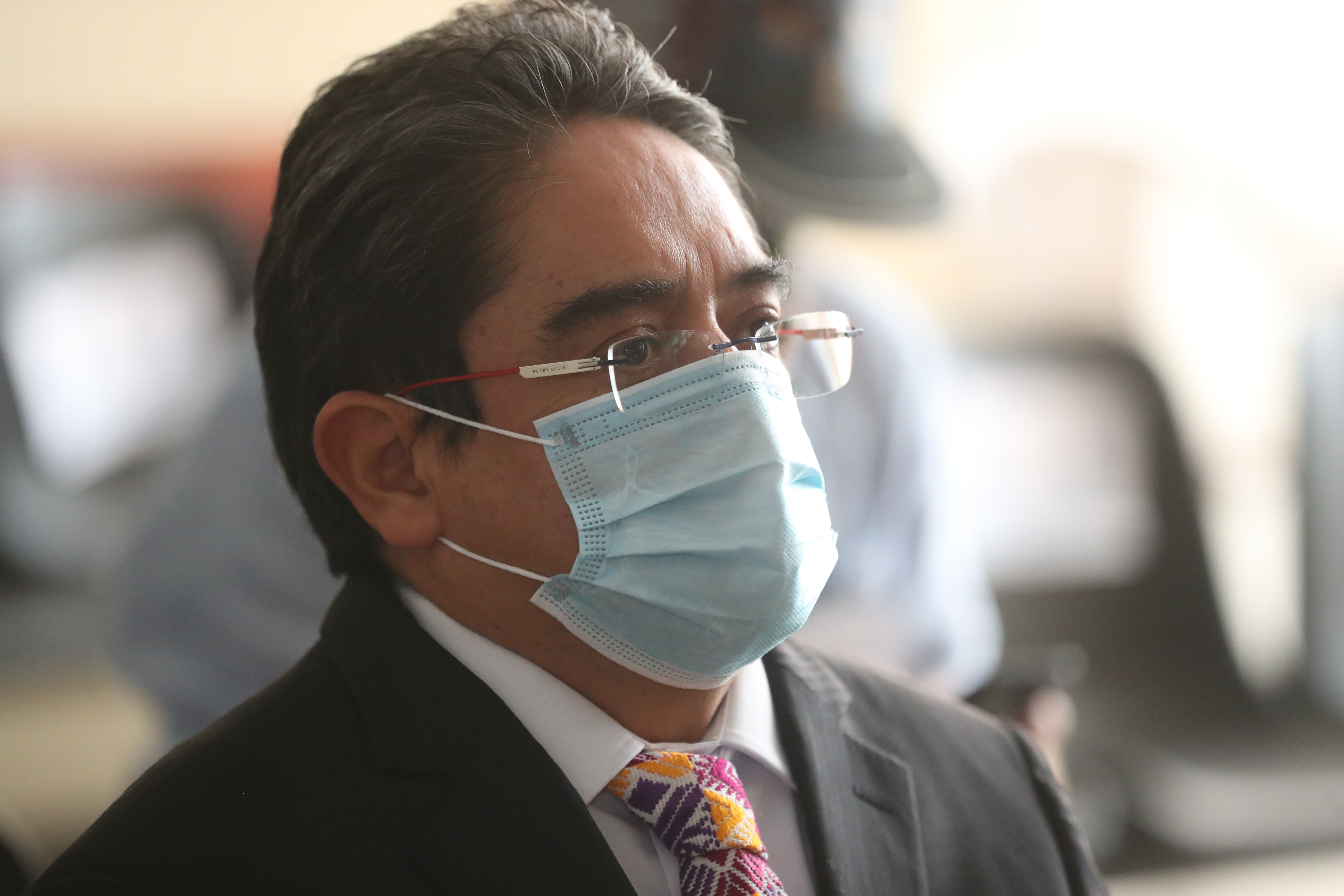 MUJERES ACHê. Se llev a cabo la audiencia de lectura de sentencia en el Caso de las Mujeres Ach, donde 4 expatrulleros de autodefensa civil fueron sentenciados a 30 aos prisin y, un ex patrullero ms, a 40 aos de prisin. Al finalizar la audiencia, un grupo de apoyo hacia las mujeres, realiz una ceremonia maya por el veredicto. En la imagen, mujeres Ach, durante la audiencia. Jordan Rodas, PDH. Juan Diego Gonzlez. 240122