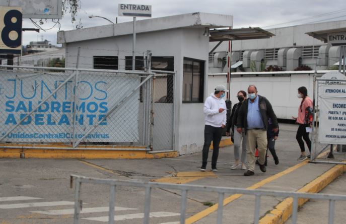 El Hospital Temporal del Parque de la Industria se ha visto frecuentado por personas que buscan prueba de covid-19. (Foto Prensa Libre: Byron García)