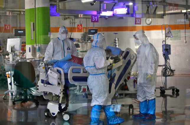 Israel detectó el primer caso de flurona en una mujer que dio a luz la semana pasada. (Foto: AFP/metro.co.uk)