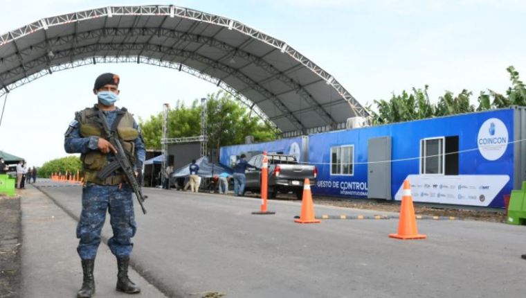 Varias instituciones firman un convenio para afrontar de manera conjunta el contrabando y la defraudación aduanera en los Puestos de Control Institucional (PCI). (Foto, Prensa Libre: Hemeroteca PL).