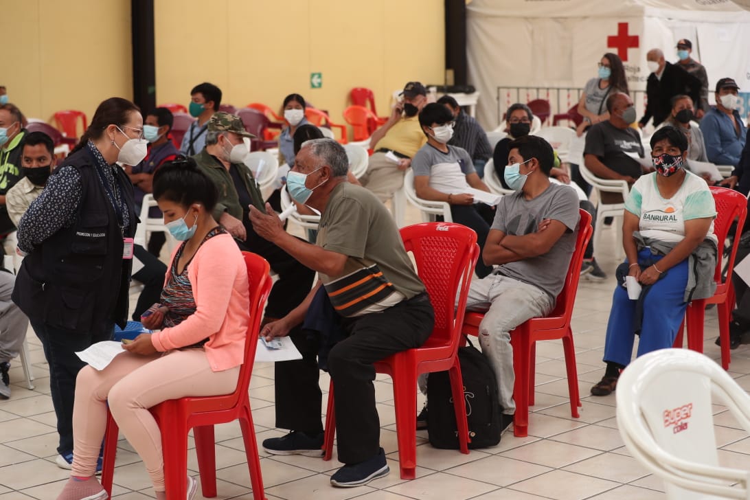 Ciudadanos pagan servicios que debe prestar el Estado