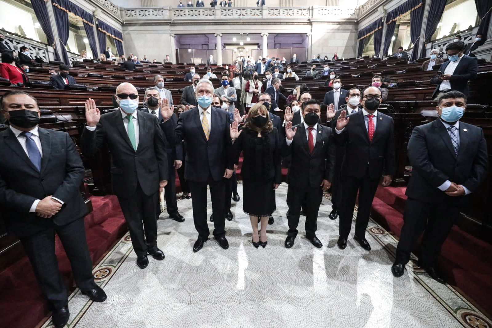 La Comisión de Postulación para Fiscal General rindió juramento ante el Congreso de la República. (Foto Prensa Libre: Congreso de la República)