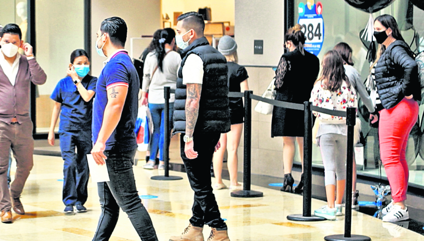 El control de aforo es una de las medidas que el semáforo epidemiológico obliga a cumplir. (Foto Prensa Libre: Hemeroteca PL)