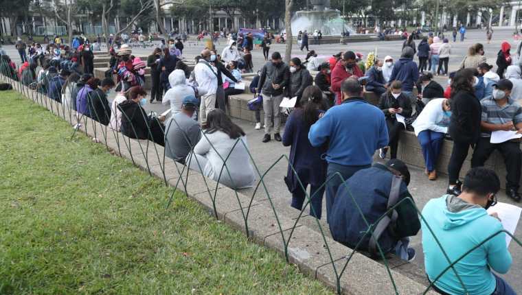 Con el paso de los días hay más demanda de hisopados en el país. (Foto Prensa Libre: María Reneé Barrientos)