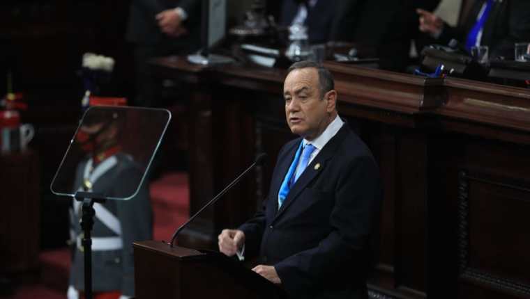 Alejandro Giammattei durante la presentación de su segundo informe de gobierno en el Congreso de Guatemala. (Foto Prensa Libre: Maria José Bonilla)