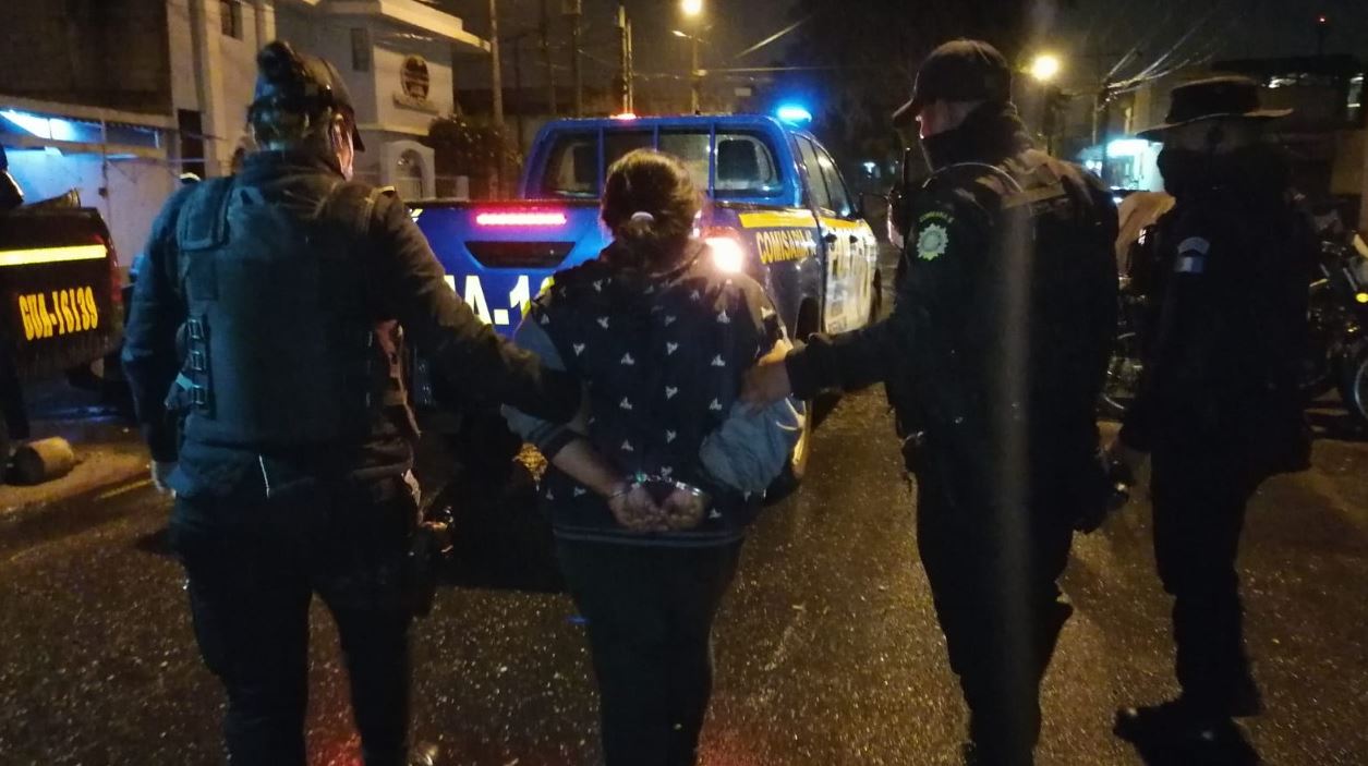 Griselda Melisa Piche Cifuentes, de 38 años, capturada en la 6a avenida y 15 calle, colonia San Francisco I, zona 6 de Mixco, usaba otro nombre para evitar captura por robo. (Foto Prensa Libre: PNC)
