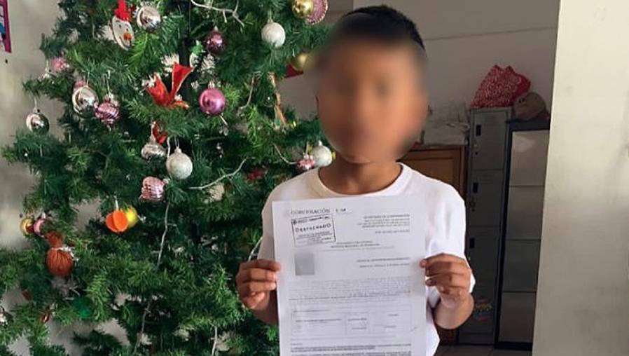 El Instituto Nacional de Migración (INM) muestra a un menor de edad reportado como desaparecido, en el municipio Santa María Jalapa del Marqués, estado de Oaxaca, México. (Foto Prensa Libre: EFE)
