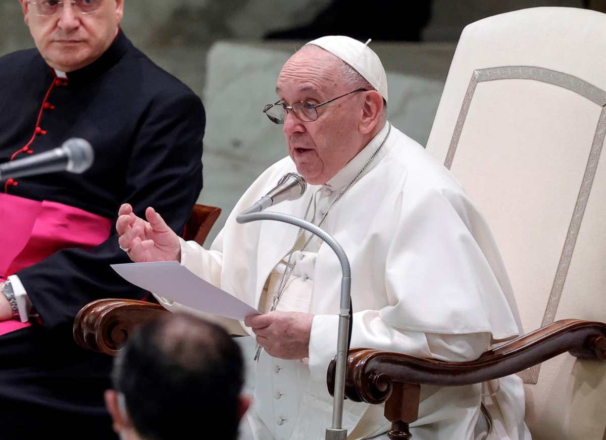 “Nos hemos obsesionado con lo que comeremos o con qué nos vestiremos”: Papa Francisco criticó al consumismo obsesivo y la “dictadura de las necesidades”