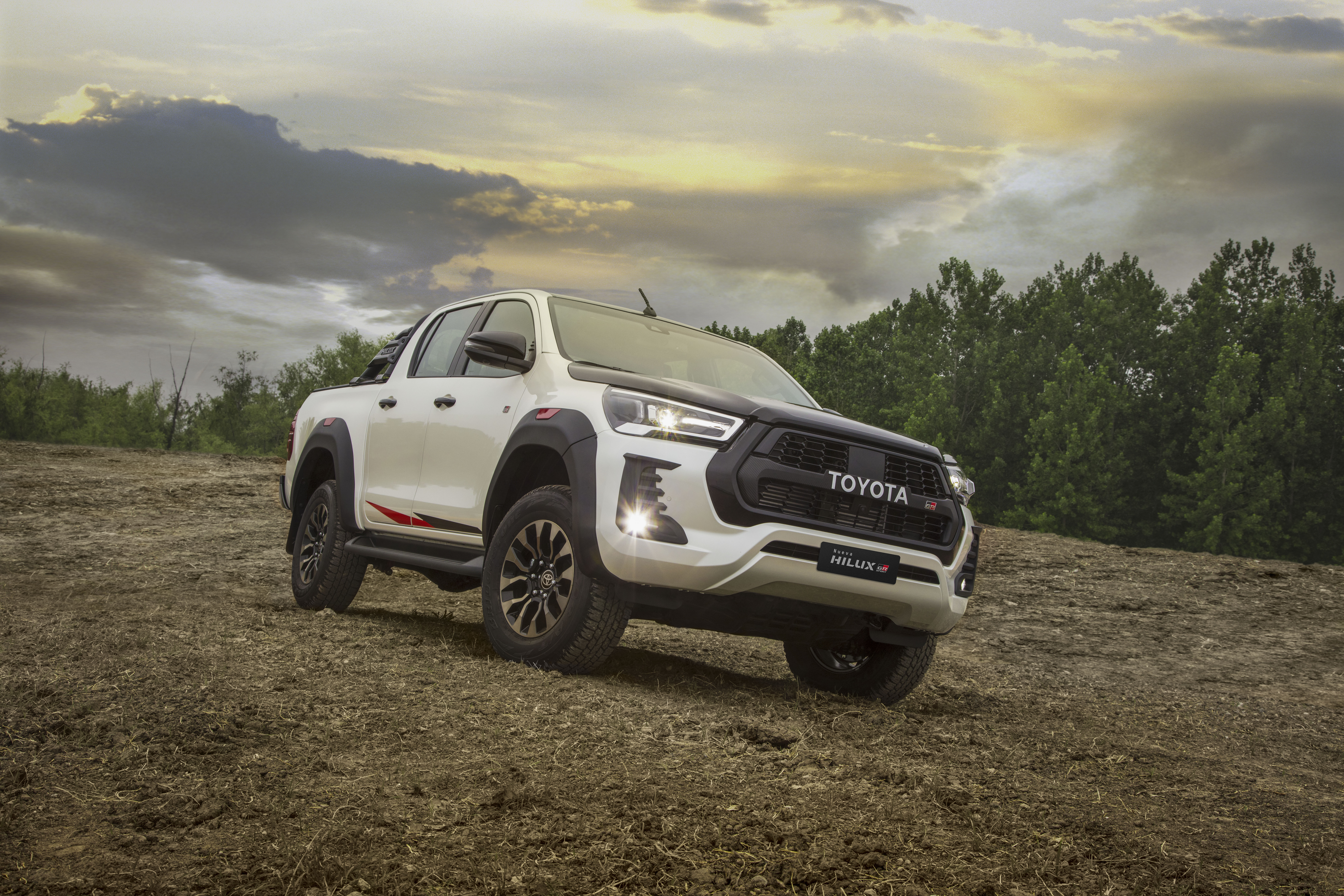 El nuevo Toyota Hilux GR Sport está inspirada en el Dakar. Foto Prensa Libre: Cortesía.