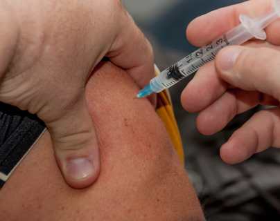 Vacuna contra la gripe y el covid-19: Esto es lo que Moderna proyecta para finales de 2023