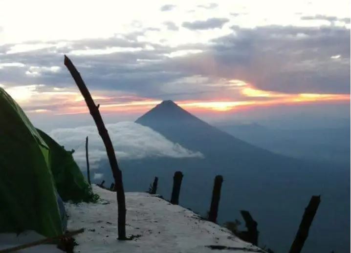 El frío causó varios fenómenos climatológicos este viernes. (Foto: Cortesía David Lux)