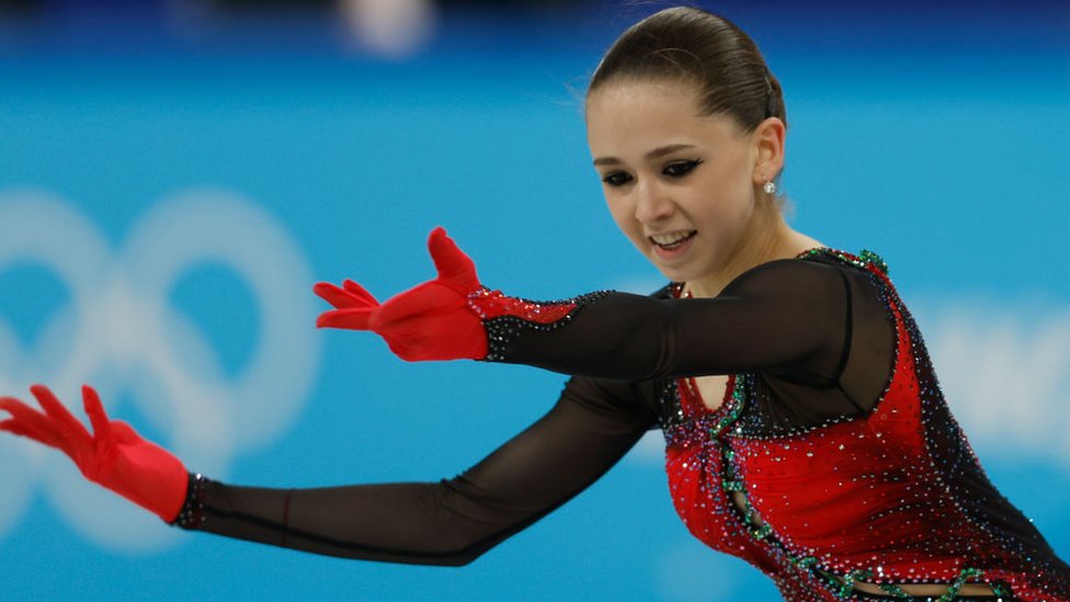 Beijing 2022 | Kamila Valieva: el espectacular salto cuádruple que hizo por primera vez una patinadora en Juegos Olímpicos