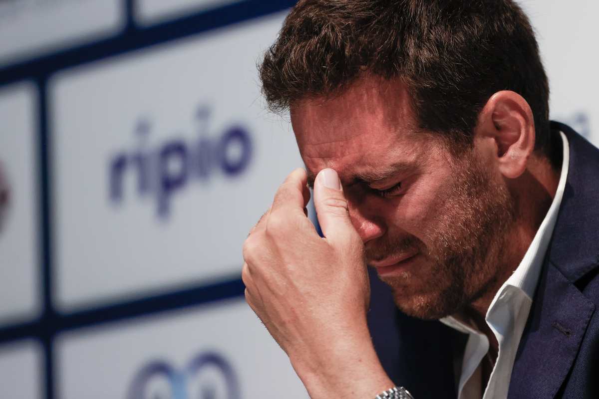 El tenista argentino Juan Martín del Potro habla durante una rueda de prensa en la cual anunció su retiro después del Argentina Open.  (Foto Prensa Libre: EFE)