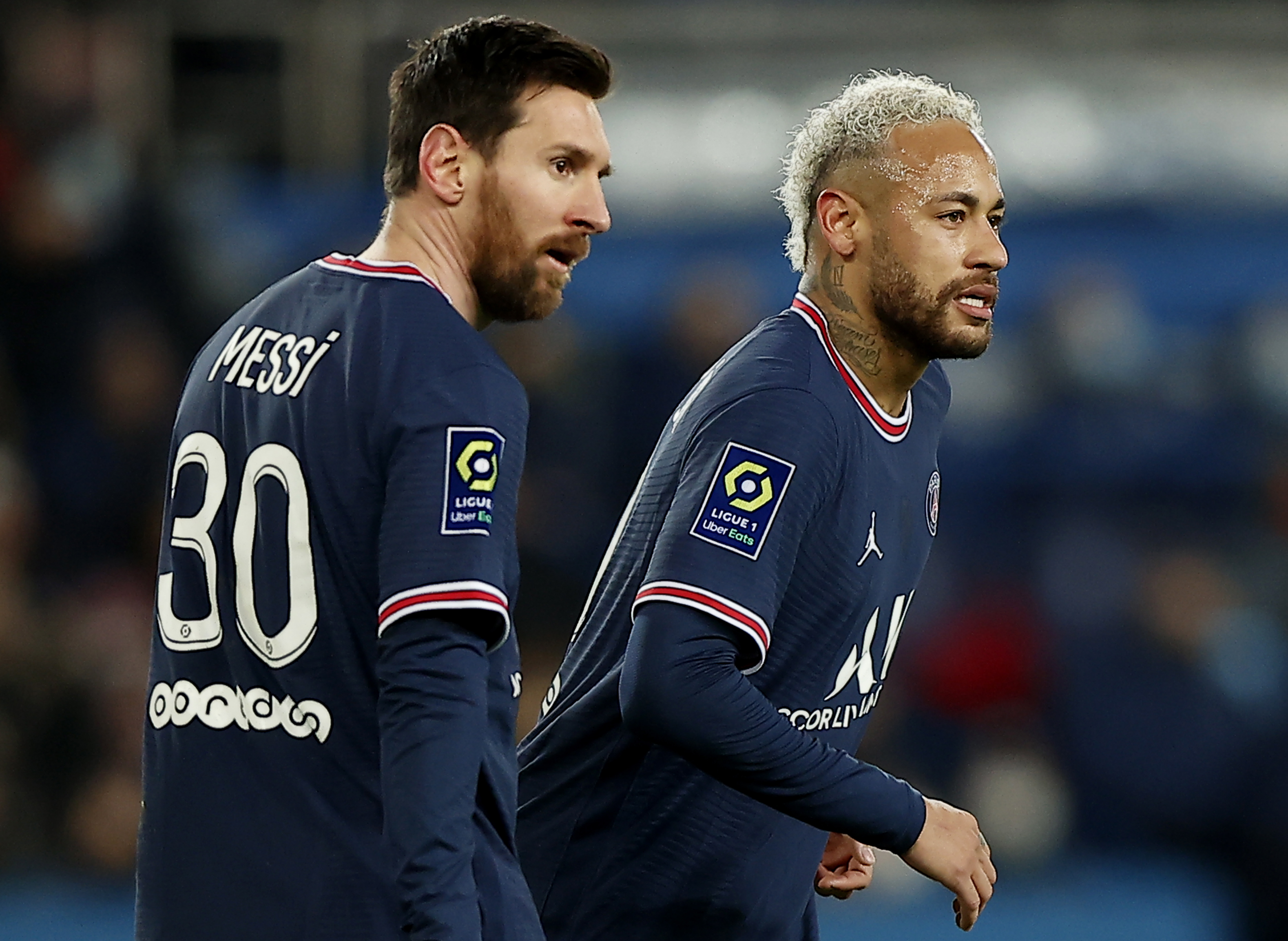 Paris (France), 26/02/2022.- Paris Saint-Germain players Lionel Messi (L) and Neymar (R) react during the French Ligue 1 soccer match between Paris Saint-Germain (PSG) and AS Saint-Etienne in Paris, France, 26 February 2022. (Francia) EFE/EPA/IAN LANGSDON