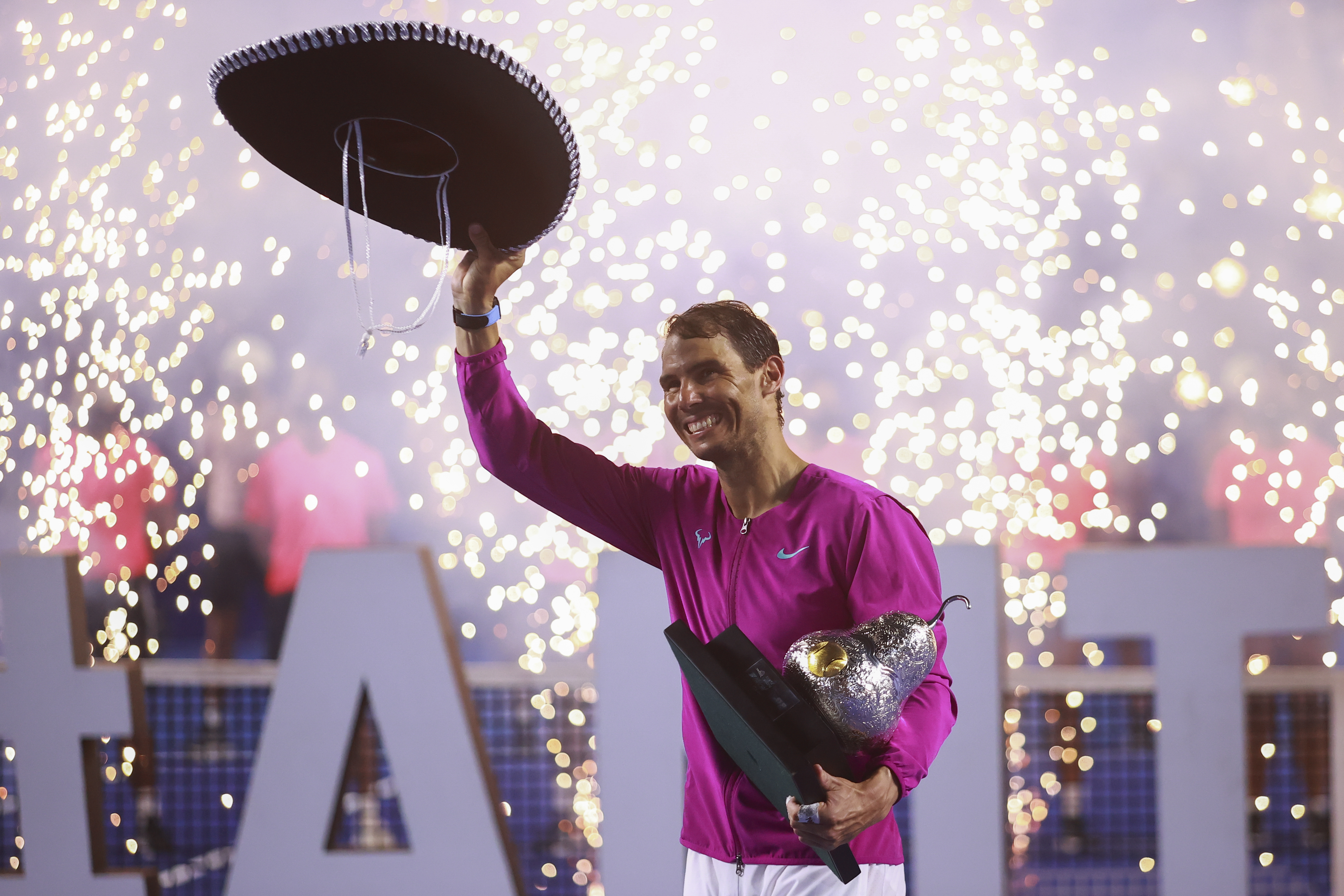 El español Rafael Nadal celebra al ganar la final de sencillos del Abierto Mexicano de Tenis ante Cameron Norrie de Gran Bretaña, en Acapulco (México). Foto Prensa Libre: EFE.