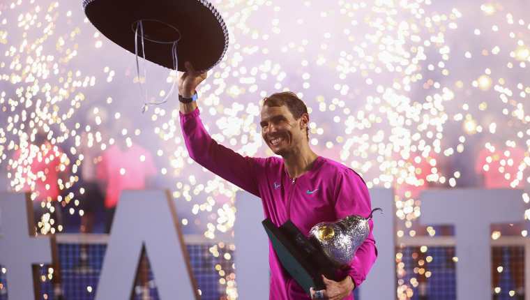 El español Rafael Nadal celebra al ganar la final de sencillos del Abierto Mexicano de Tenis ante Cameron Norrie de Gran Bretaña, en Acapulco (México). Foto Prensa Libre: EFE.