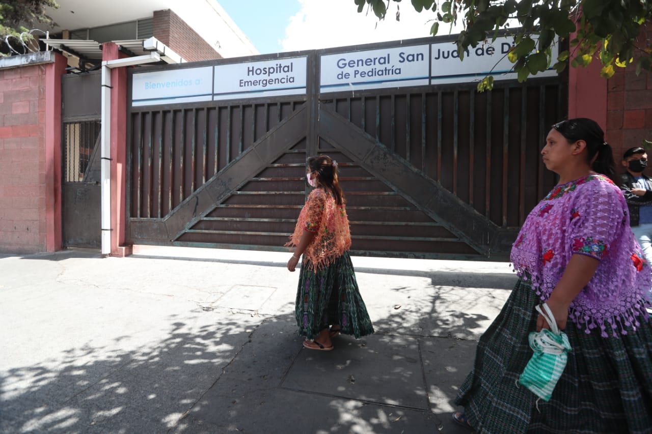 Hospital San Juan de Dios de la capital, que está en crisis por falta de medicamentos e insumos. (Foto Prensa Libre: Érick Ávila)