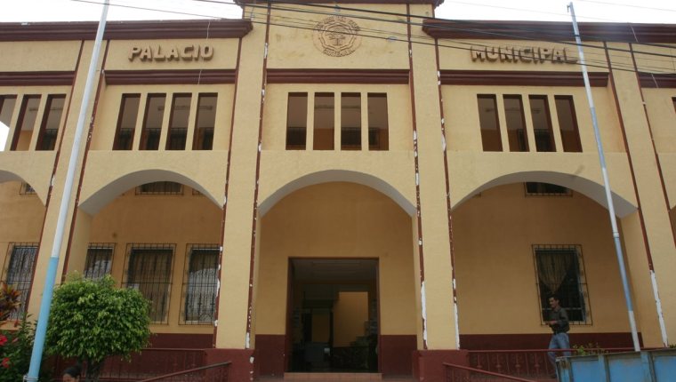 Cuatro comunas adjudican contratos por Q2.2 millones a contratista sentenciado por corrupción