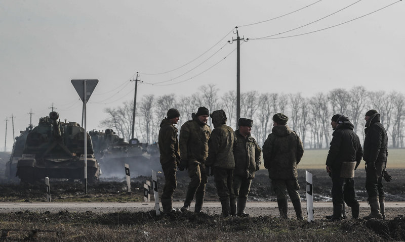 Fuerzas rusas en la región de Rostov cerca de la frontera ucraniana (europea). (Foto Prensa Libre: The New York Times Company)