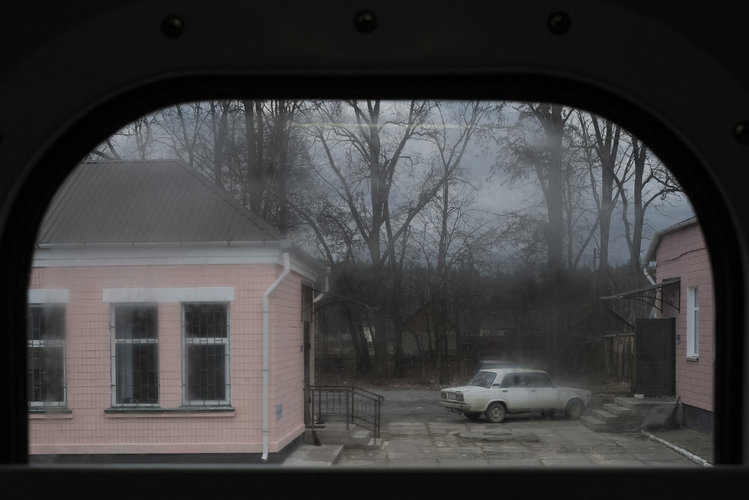 Vista desde el tren 49 de los Ferrocarriles de Ucrania hacia Kiev. Pero en un viaje en tren, los ucranianos no estaban seguros de qué era exactamente. (Emile Ducke/The New York Times)
