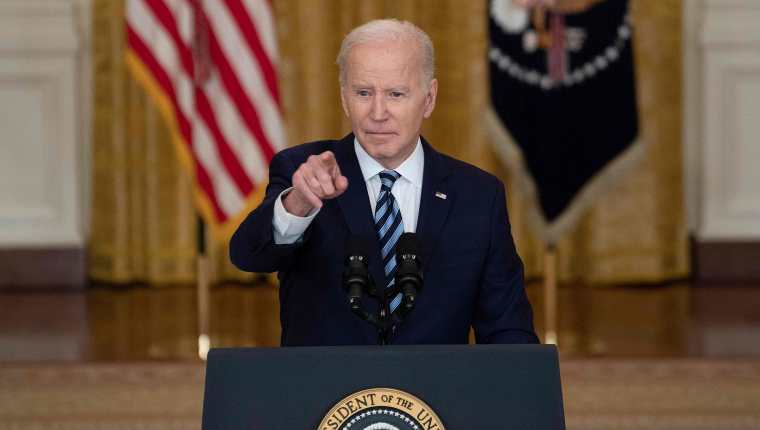 Presidente de los Estados Unidos, Joe Biden, luego de la declaración en la Casa Blanca sobre el ataque de Rusia a Ucrania en la que calificó de tirano a Vladimir Putin, mandatario de Rusia. (Foto Prensa Libre: AFP)