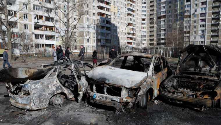 Los bombardeos contra civiles por parte de Rusia se han incrementado en Ucrania. (Foto Prensa Libre: EFE)