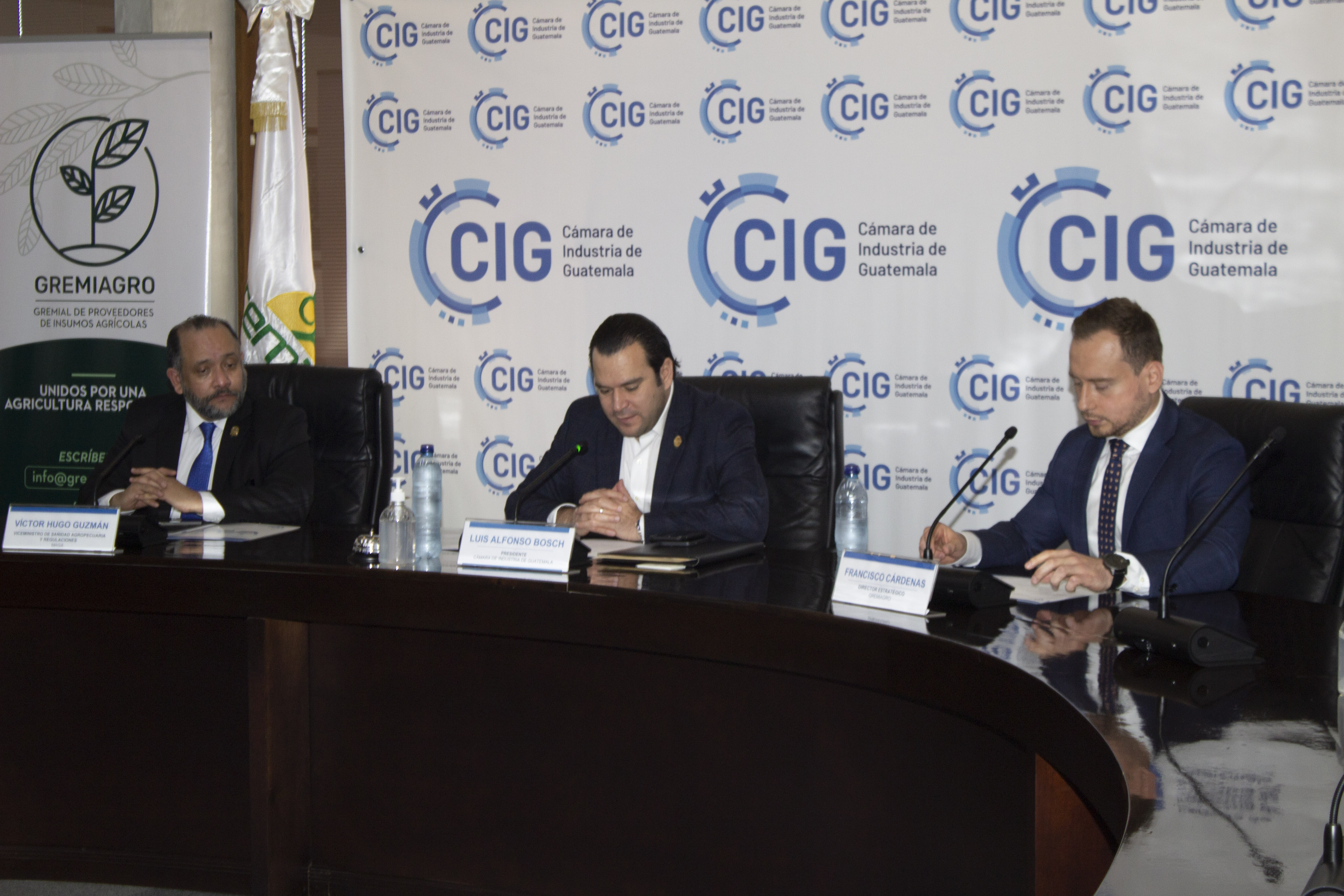 La Cámara de Industria y el ministerio de Agricultura formalizan alianza para fortalecer al agro ¿Cómo lo harán?