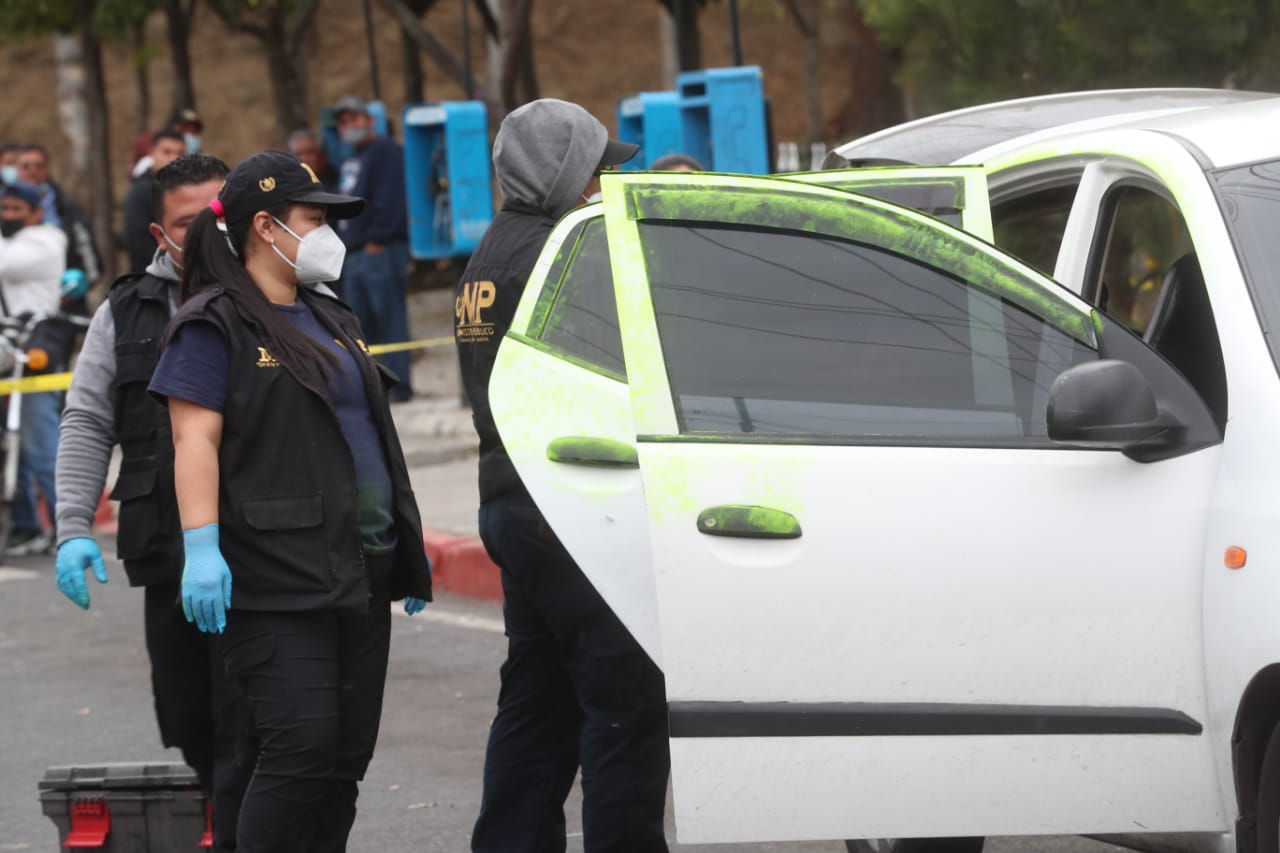 En las últimas semanas pilotos de taxis han sido víctimas de ataques mortales presuntamente por extorsión. (Foto Prensa Libre: Hemeroteca PL)