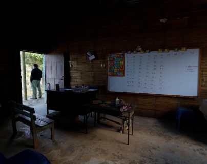 “Tengo 12 años de ser maestro unitario”: el relato de Carlos López, maestro, director y administrador de la escuela El Zapote