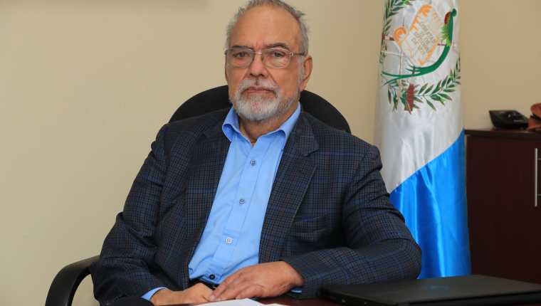 Antonio Arenales Forno, de Valor, preside la comisión de Derechos Humanos. (Foto Prensa Libre: Elmer Vargas).