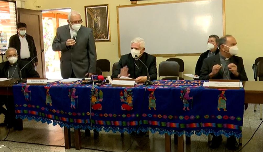 Obispos de la Conferencia Episcopal de Guatemala hablan acerca del covid-19. (Foto Prensa Libre: Tomada del video de la Conferencia)