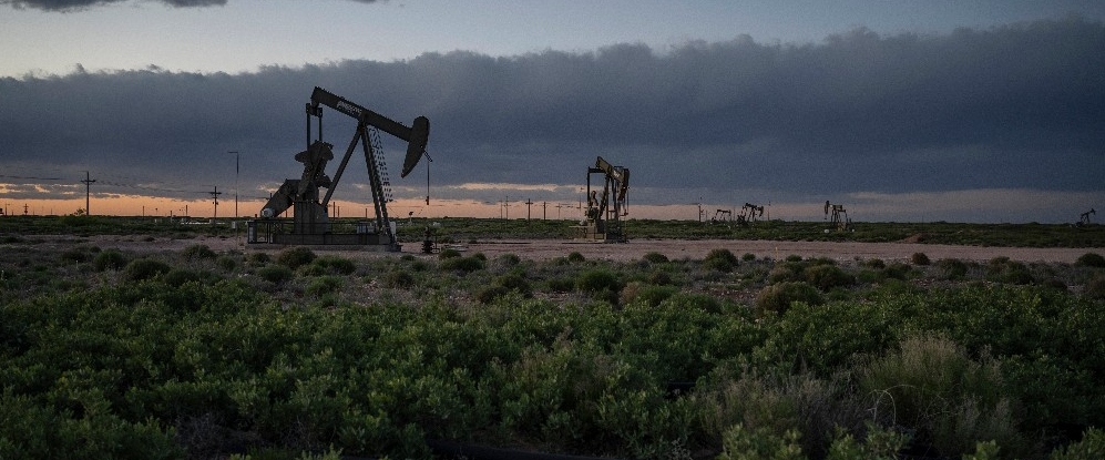 El precio del barril de petróleo se acerca a los 100 dólares por agudización de crisis Rusia – Ucrania