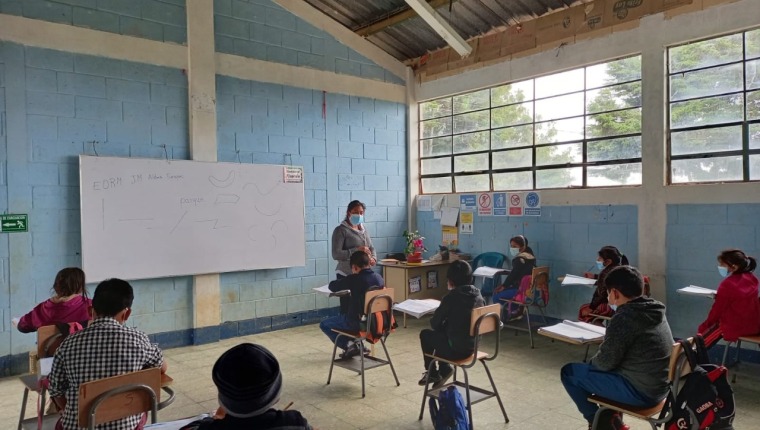 Cuál es la situación de las clases presenciales e híbridas en los 224 municipios que están en alerta roja en Guatemala
