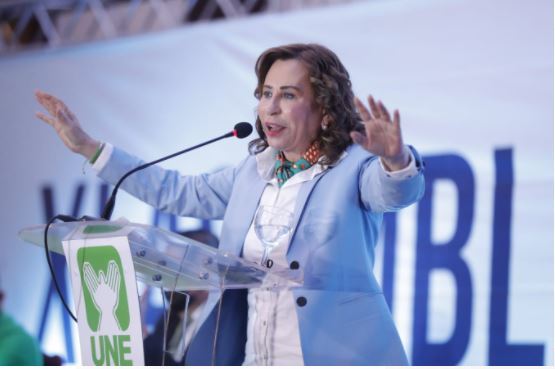En medio de dudas por amparo, la UNE celebró asamblea y Sandra Torres fue electa secretaria general