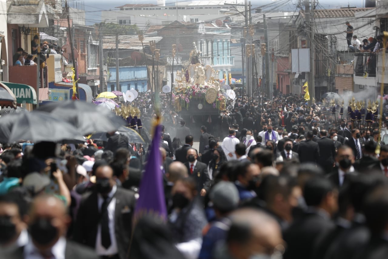 Procesión de Jesús de la Merced: Las imágenes del ambiente que se vive tras el primer cortejo procesional en 2022