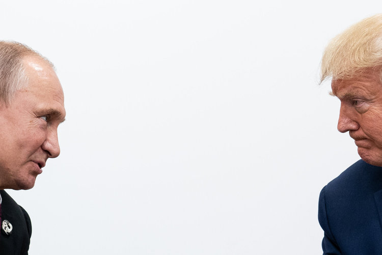 El presidente Vladimir V. Putin de Rusia y el presidente Donald Trump en una reunión en 2019 (Foto Prensa Libre: Erin Schaff/The New York Times)