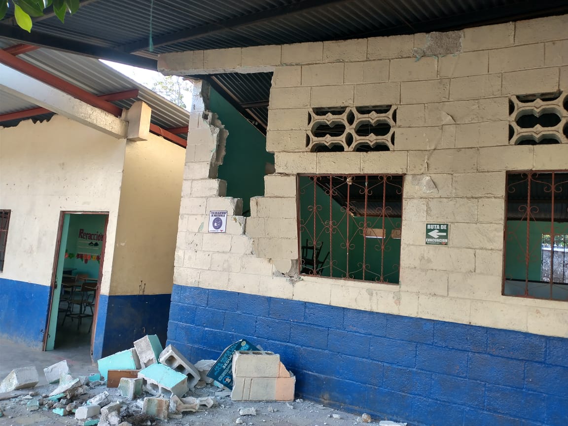 Escuela de Coatepeque dañada
