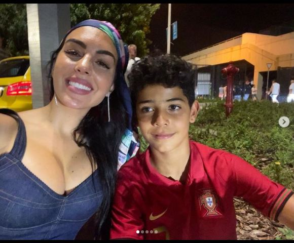 Hijo de Cristiano Ronaldo ya tiene novia (amor de niños, a