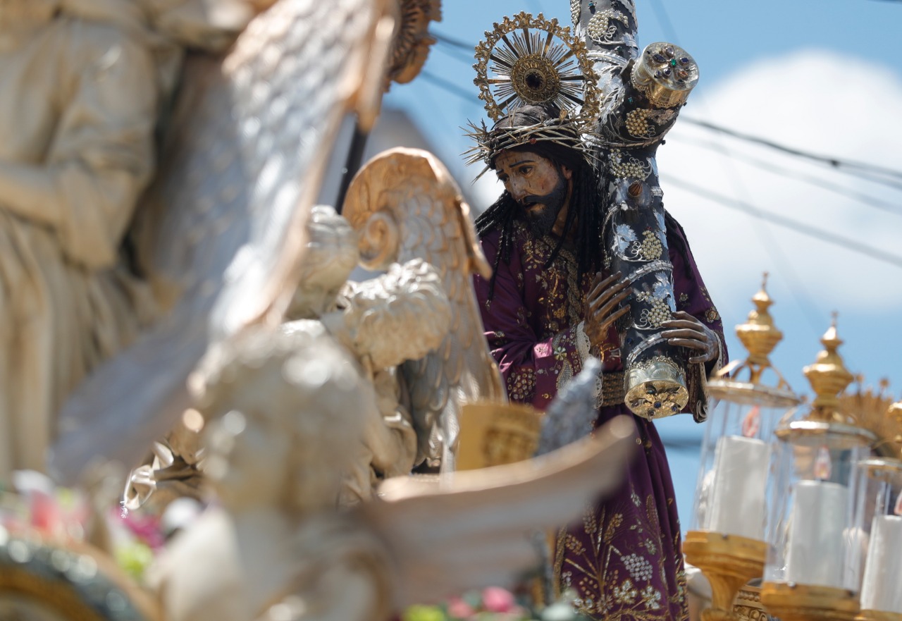 El cortejo procesional de Jesús de la Merced ha sido un evento muy esperado por todos los guatemaltecos (Foto Prensa Libre: Esbin García)
