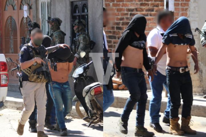 Supuestos narcos guatemaltecos atacan a balazos a policías en Michoacán, México, abandonan armas y vehículos, pero los capturan