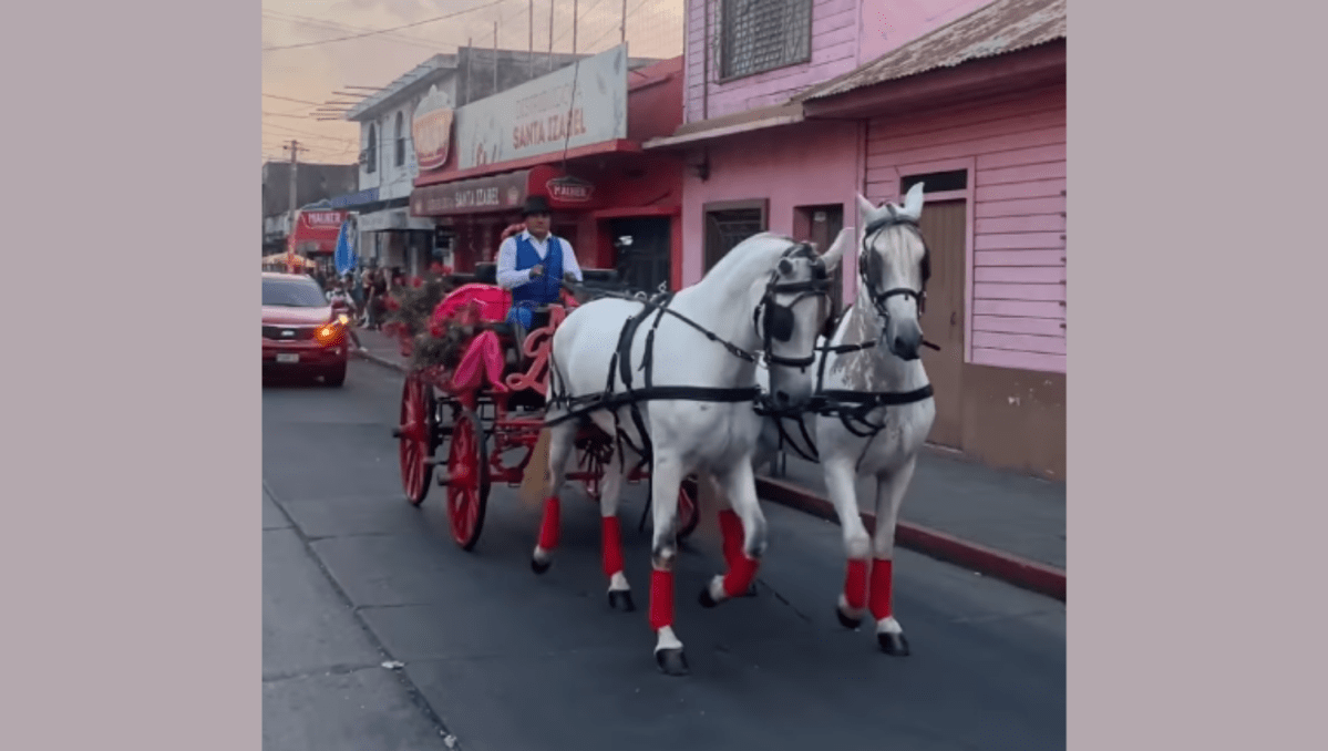 Quinceañera guatemalteca se hace viral por la forma en que llegó a la iglesia