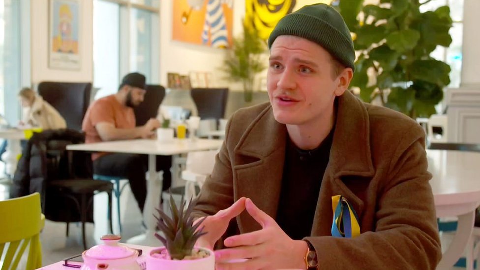 Yevgeny Lyamin, un licenciado en Ciencias Políticas dice que es su html5-dom-document-internal-entity1-quot-endresponsabilidad hacer todo lo posible para ayudar a los ucranianoshtml5-dom-document-internal-entity1-quot-end