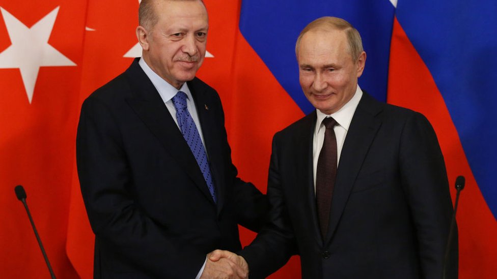 Rusia y Ucrania | El dilema de Turquía: miembro de la OTAN y amigo de Putin (y cómo la guerra ha puesto en peligro la relación entre Ankara y Moscú)