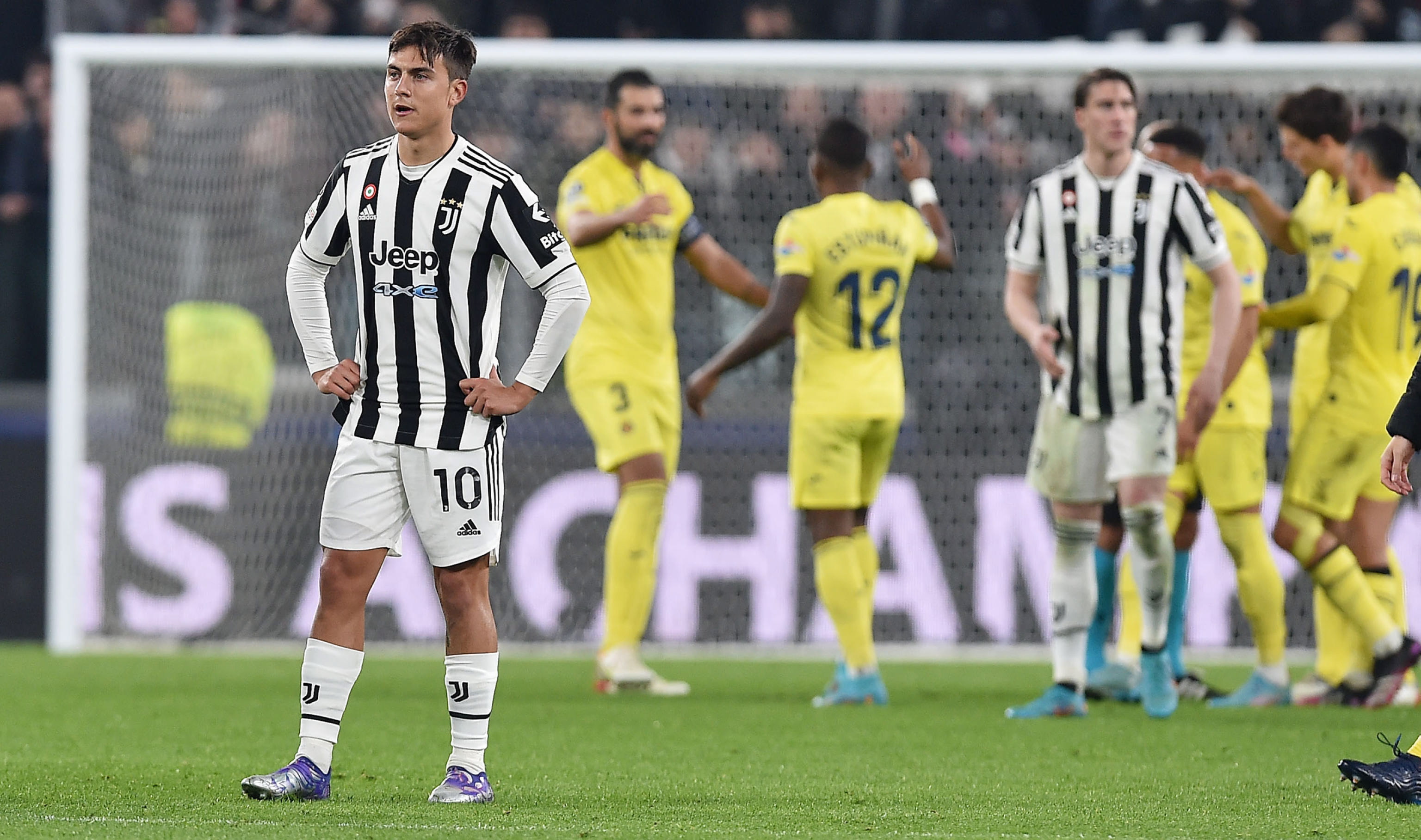 Turin (Italy), 16/03/2022.- Juventus's Paulo Dybala reacts after the UEFA Champions League round of 16, second leg soccer match Juventus FC vs Villarreal FC at Allianz Stadium in Turin, Italy, 16 March 2022. (Liga de Campeones, Italia) EFE/EPA/ALESSANDRO DI MARCO