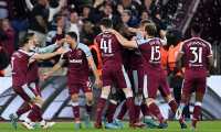 London (United Kingdom), 17/03/2022.- Players of West Ham celebrate after scoring their team's second goal during the UEFA Europa League round of 16, second leg soccer match between West Ham United and Sevilla FC in London, Britain, 17 March 2022. (Reino Unido, Londres) EFE/EPA/ANDY RAIN