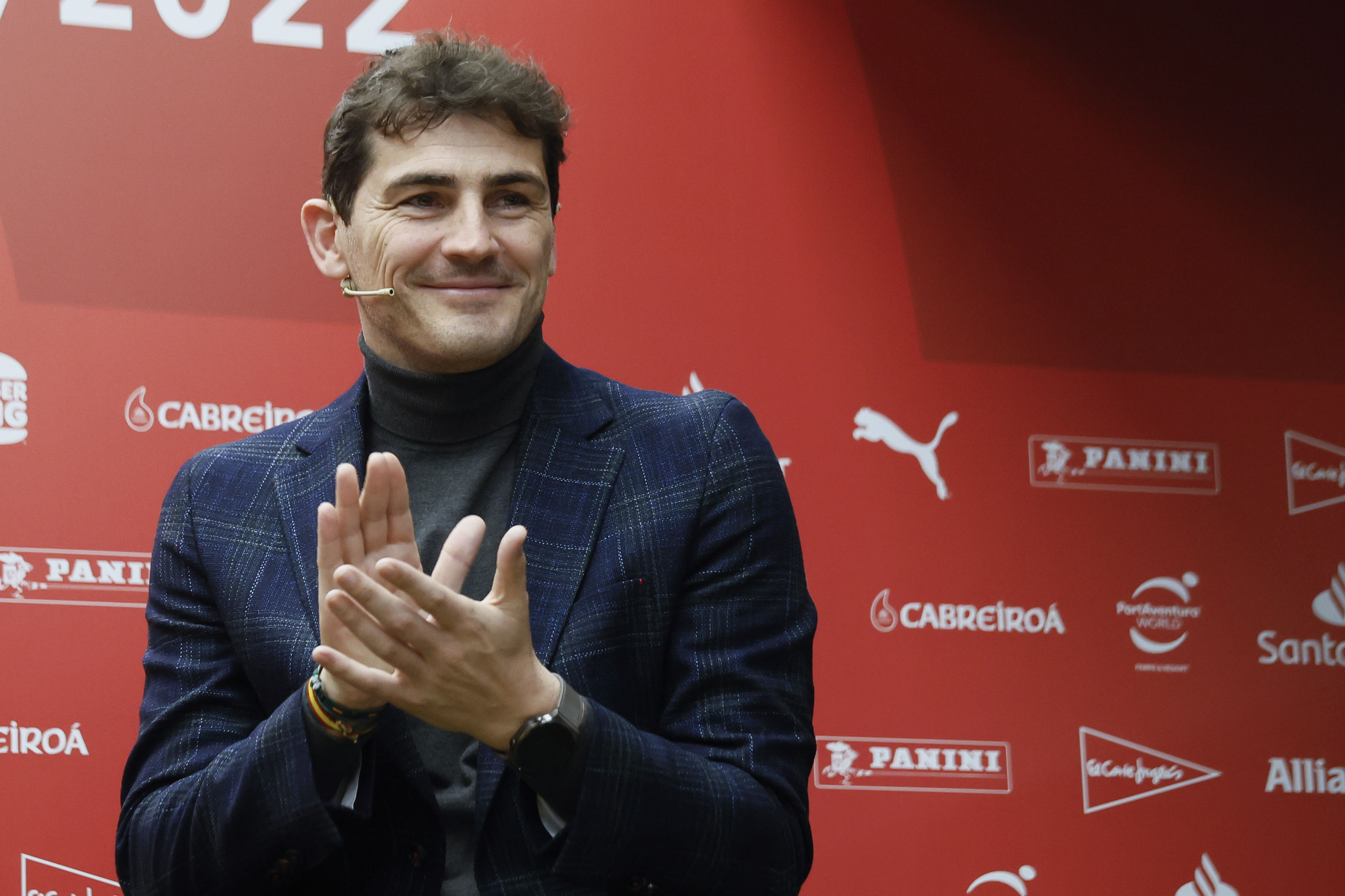Iker Casillas durante la presentación de la cuarta temporada de LaLiga Genuine en Madrid, campeonato de fútbol para personas con discapacidad intelectual. Casillas creó su propio "meme" sobre el caso de Will Smith y Chris Rock. Foto Prensa Libre: EFE. 