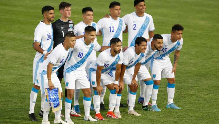 La Selección de Guatemala se ha enfrentado 48 veces ante El Salvador. (Foto Prensa Libre: EFE).