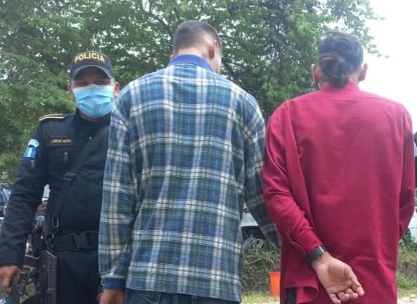 Prestamistas colombianos son detenidos por intentar sobornar a agentes de la PNC que los detuvieron en Petén