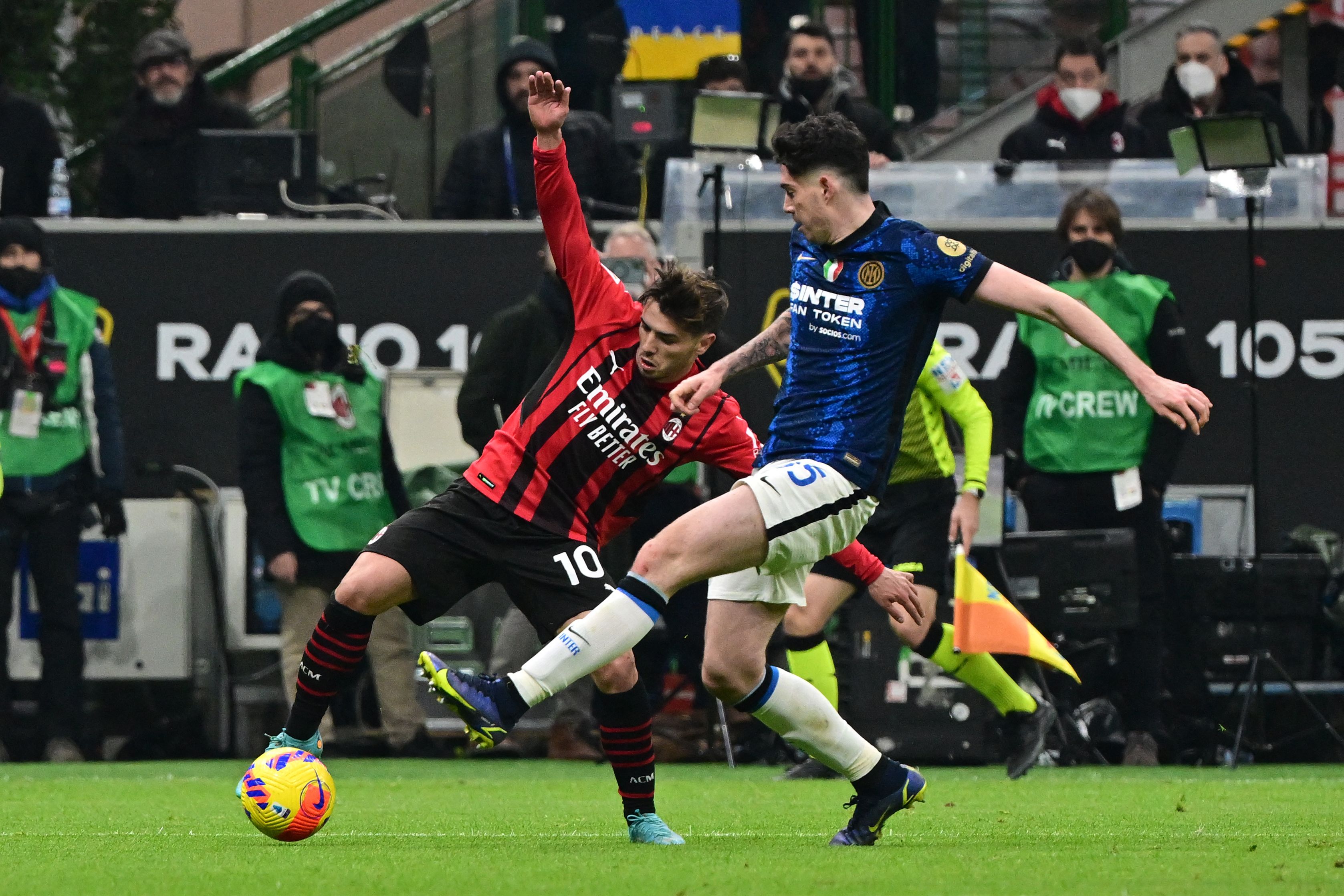 El Inter y el AC Milan no pudieron anotar en el duelo de ida. (Foto Prensa Libre: AFP)